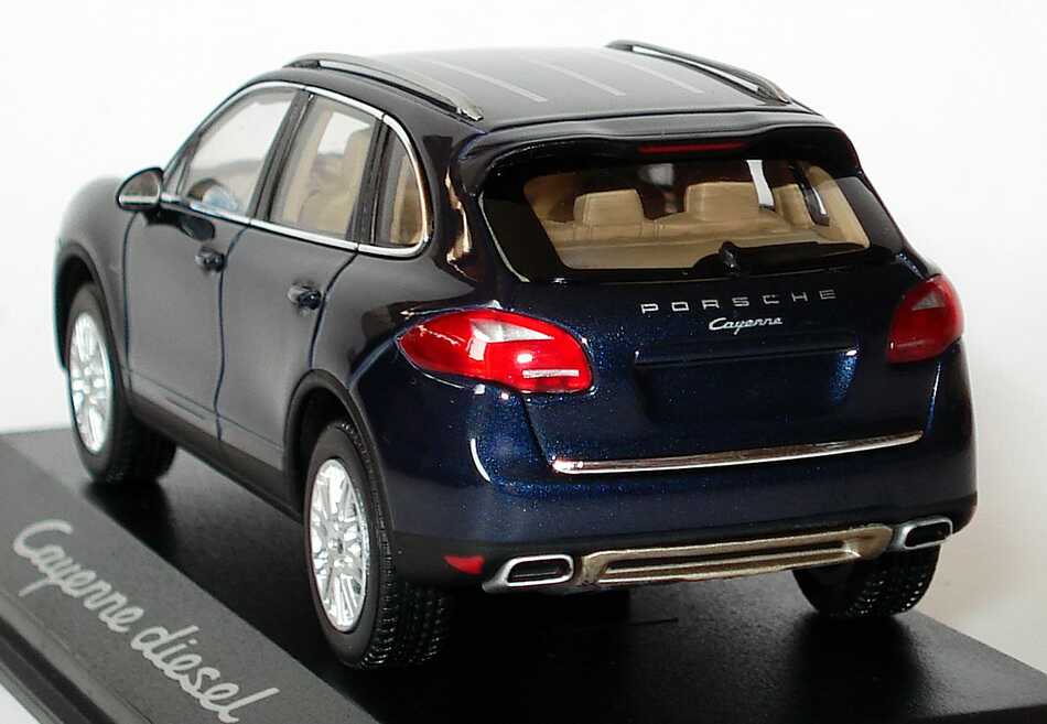 Minichamps 1:43 Porsche Cayenne Diesel (958) Diecast model